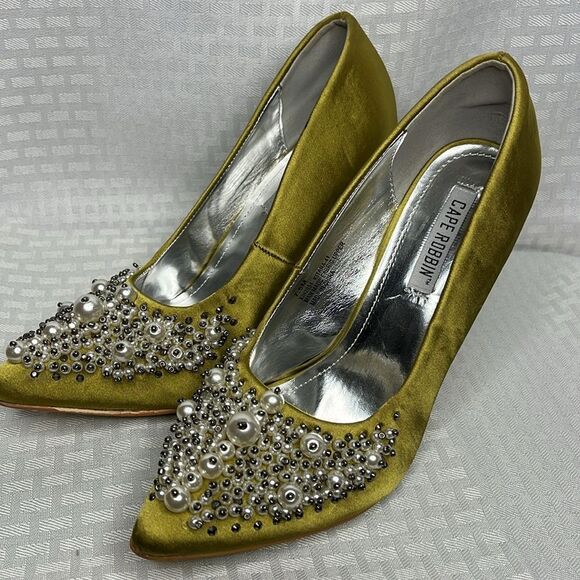 Cape Robbin Pearl Studded Heels - Picture 4 of 6
